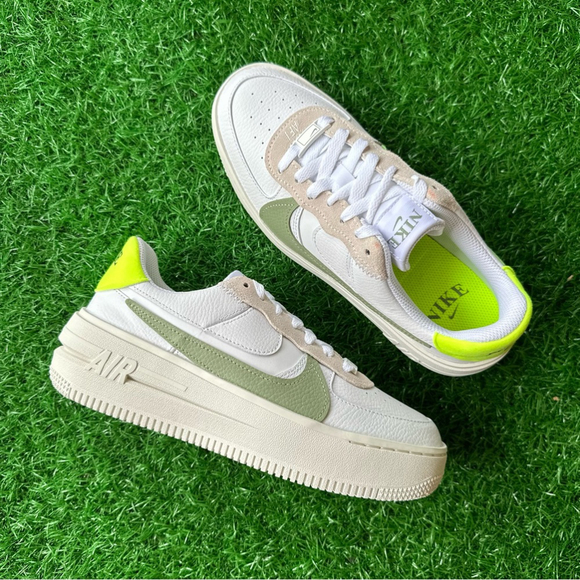 ✨New Nike Air Force 1 AF1 PLT.AF.ORM White / Oil Green - Sail Volt - Picture 3 of 7